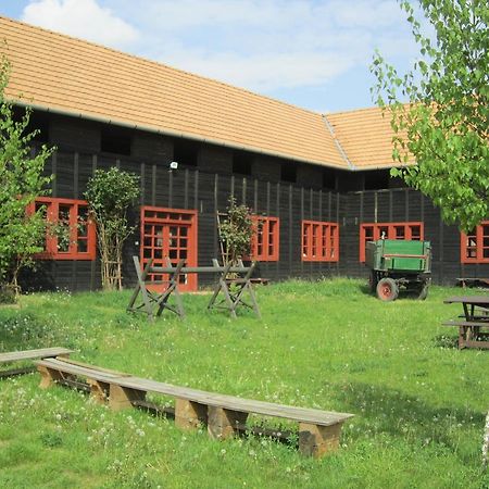 Готель Nyirfaliget Lovaskemping Es Turistahaz Ньїредьгаза Екстер'єр фото