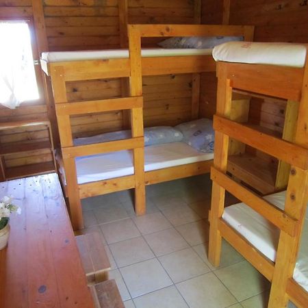 Готель Nyirfaliget Lovaskemping Es Turistahaz Ньїредьгаза Екстер'єр фото